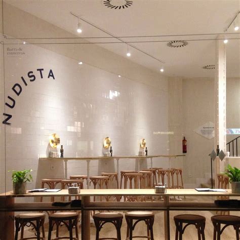 restaurante nudista|Nudista restaurant, not naughty but very, very nice